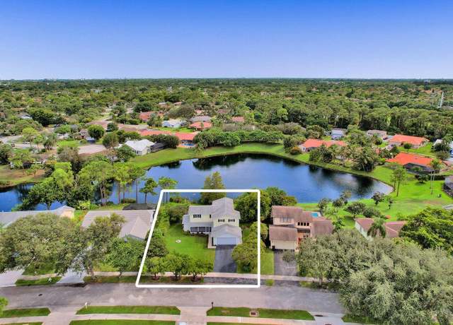 Property at 4110 NW 10th St, Delray Beach, FL 33445, 3 beds, 2.5 baths