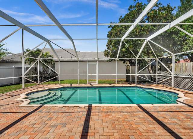 Property at 1039 Aviary Rd, Wellington, FL 33414, 5 beds, 2.5 baths