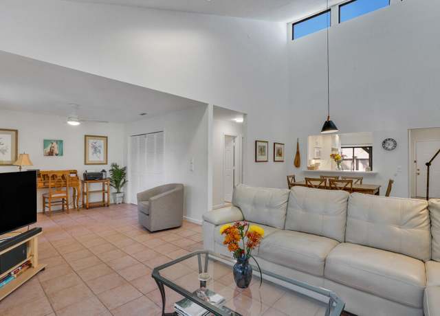 Property at 13403 Bedford Mews Ct, Wellington, FL 33414, 3 beds, 2 baths