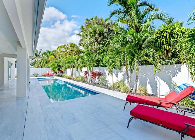 Property at 1270 Singer Dr, Riviera Beach, FL 33404, 3 beds, 3.5 baths