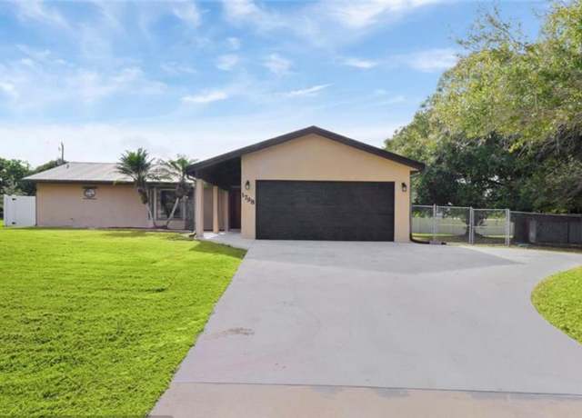 Property at 1798 SW Del Rio Blvd, Port Saint Lucie, FL 34953, 3 beds, 2 baths