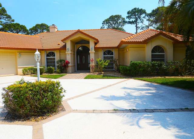 Property at 1140 SW Greenbriar Cv Cv, Port Saint Lucie, FL 34953, 3 beds, 2.5 baths
