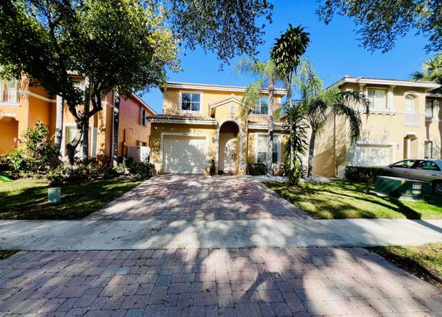 Property at 4320 Lake Lucerne Cir, West Palm Beach, FL 33409, 4 beds, 3 baths