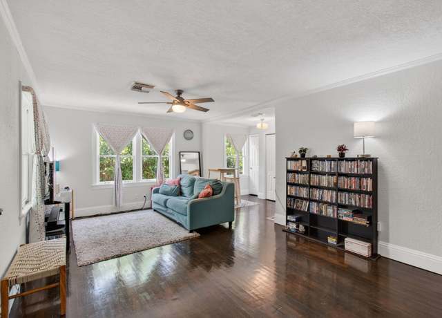 Property at 614 S E St, Lake Worth Beach, FL 33460, 2 beds, 1 bath