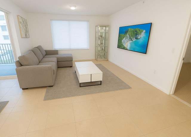 Property at 1202 Villa Cir, Boynton Beach, FL 33435, 3 beds, 2 baths