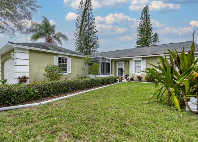 Property at 1921 SE Gaskins Cir, Port Saint Lucie, FL 34952, 3 beds, 2 baths
