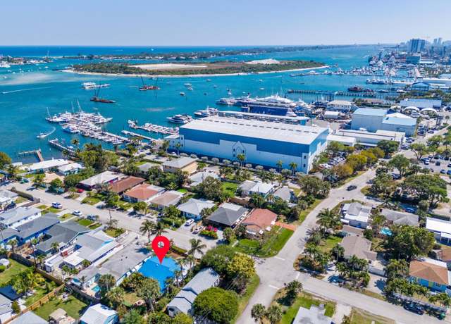 Property at 208 E 23rd St, Riviera Beach, FL 33404, 2 beds, 1 bath