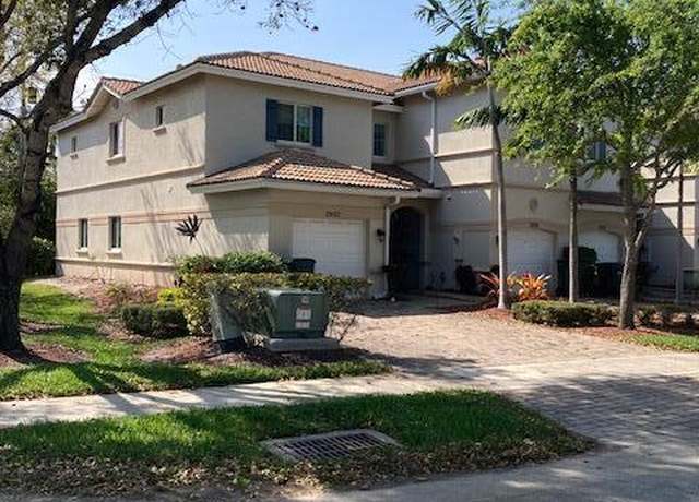 Property at 2602 Webb Ave, Delray Beach, FL 33444, 3 beds, 2.5 baths