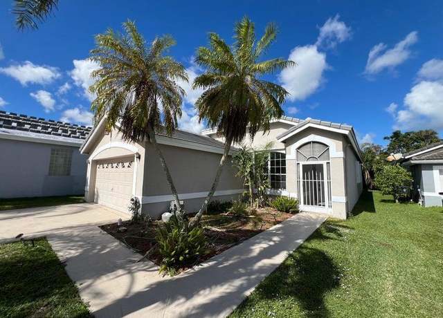 Property at 922 Lake Wellington Dr, Wellington, FL 33414, 4 beds, 2 baths