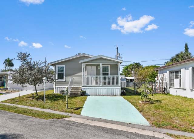Property at 14653 Glenview Dr, Delray Beach, FL 33445, 2 beds, 2 baths
