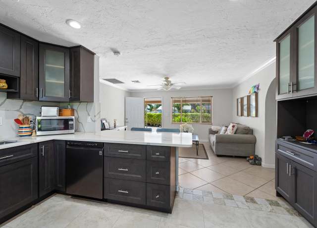 Property at 1003 Cheyenne St, Jupiter, FL 33458, 4 beds, 2 baths