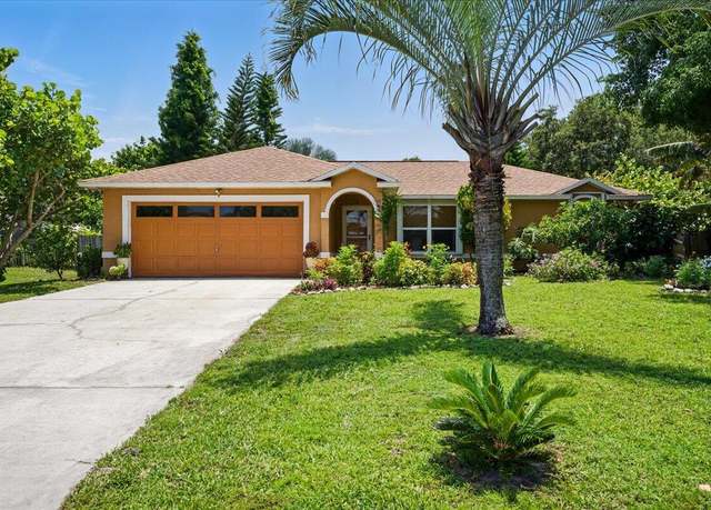 Property at 965 19th St SW, Vero Beach, FL 32962, 3 beds, 2 baths