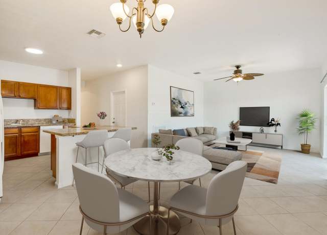 Property at 4102 Emerald Vis, Lake Worth, FL 33461, 2 beds, 2.5 baths