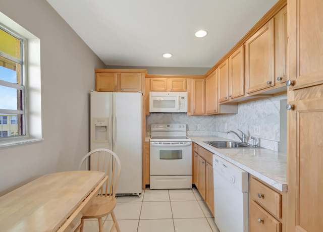 Property at 2515 NE 1st Court 412, Boynton Beach, FL 33435, 1 bed, 1.5 baths