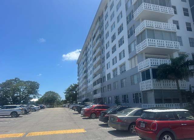 Property at 4350 Hillcrest Dr #318, Hollywood, FL 33021, 1 bed, 2 baths