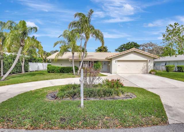 Property at 625 Sunshine Dr, Delray Beach, FL 33444, 3 beds, 2 baths