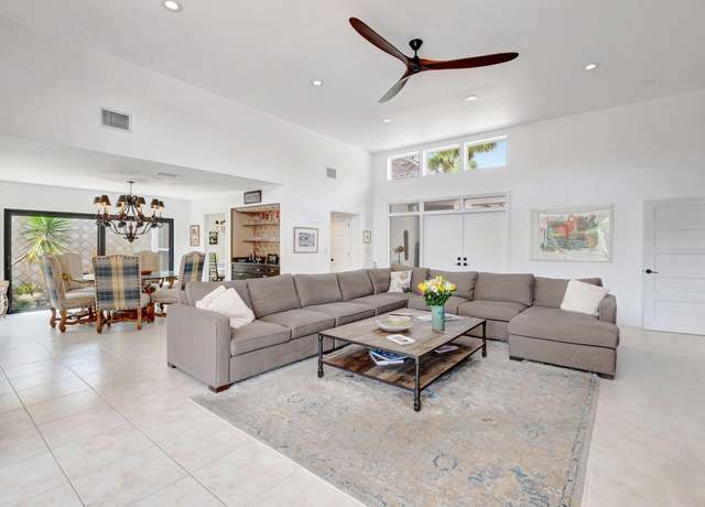 Property at 20566 Linksview Cir, Boca Raton, FL 33434, 3 beds, 3 baths