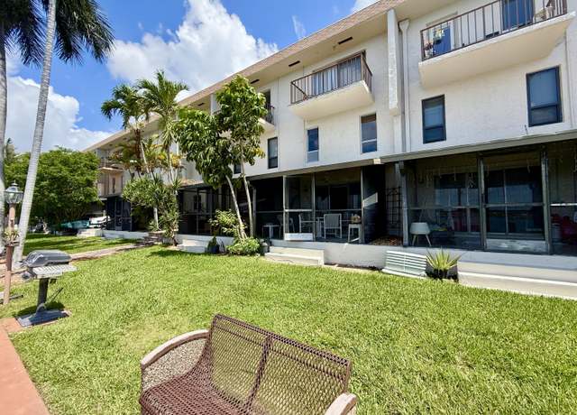 Property at 1100 Crystal Lake Dr #107, Deerfield Beach, FL 33064, 2 beds, 2.5 baths