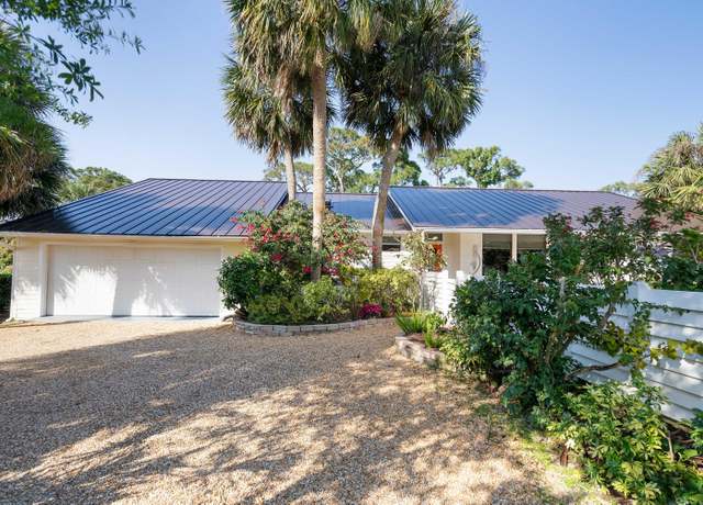 Property at 5261 SE Burning Tree Cir, Stuart, FL 34997, 3 beds, 2.5 baths