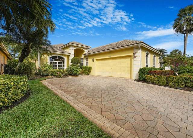 Property at 5605 Fountains Dr S, Lake Worth, FL 33467, 3 beds, 3 baths