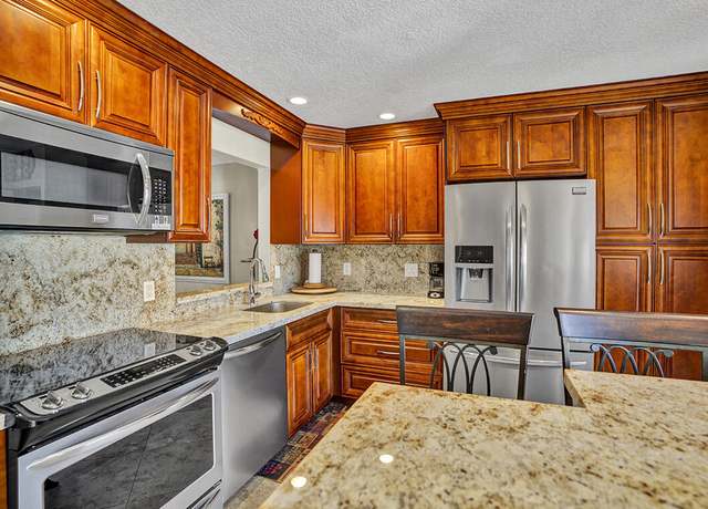 Property at 6722 Moonlit Dr, Delray Beach, FL 33446, 3 beds, 2 baths