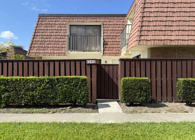 Property at 3031 SW Sunset Trace Cir, Palm City, FL 34990, 2 beds, 2.5 baths