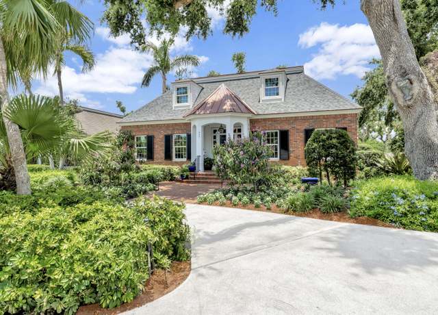 Property at 645 Riomar Dr, Vero Beach, FL 32963, 3 beds, 4.5 baths