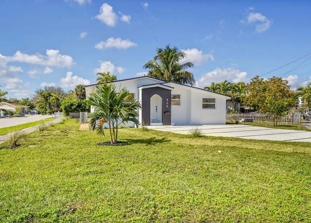 Property at 928 Market St, West Palm Beach, FL 33401, 4 beds, 3 baths