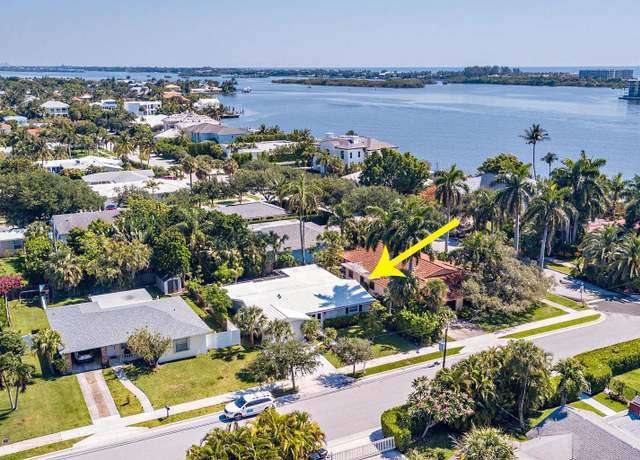 Property at 8 Wellesley Dr, Lake Worth Beach, FL 33460, 3 beds, 2 baths