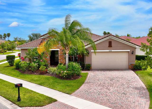 Property at 11251 SW Apple Blossom Trl, Port Saint Lucie, FL 34987, 4 beds, 3 baths
