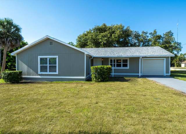 Property at 825 2nd St, Vero Beach, FL 32962, 2 beds, 2 baths