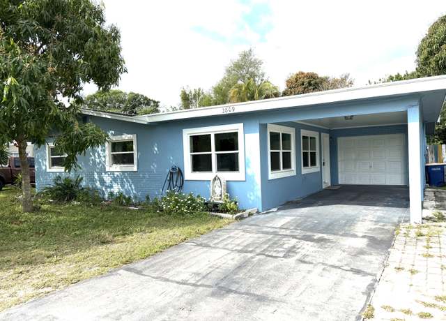 Property at 2809 Oleander Blvd, Fort Pierce, FL 34982, 3 beds, 2 baths