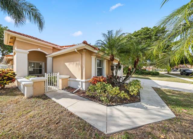 Property at 6035 Royal Birkdale Dr, Lake Worth, FL 33463, 3 beds, 2 baths