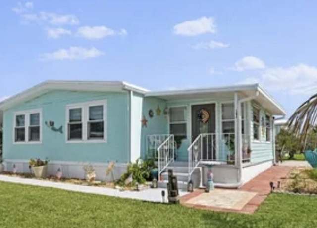 Property at 162 S Warner Dr, Jensen Beach, FL 34957, 2 beds, 2 baths