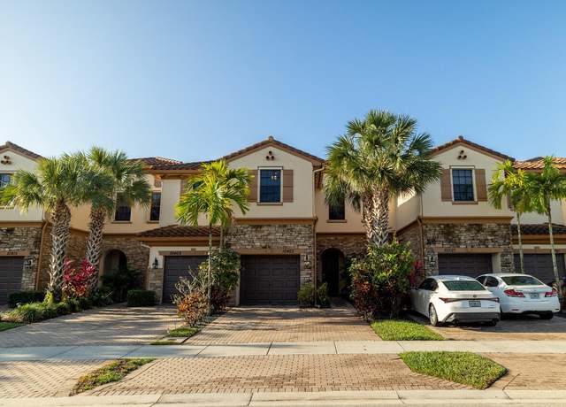 Property at 10403 Wellington Parc Dr, Wellington, FL 33449, 3 beds, 2.5 baths