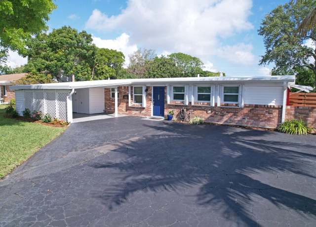 Property at 825 Northern Dr, Lake Park, FL 33403, 3 beds, 1.5 baths