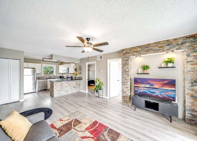 Property at 198 Lake Frances Dr, West Palm Beach, FL 33411, 2 beds, 2 baths