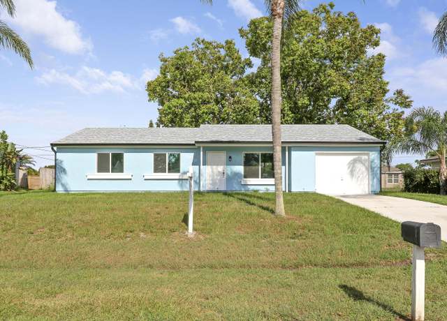 Property at 1950 SE Carvalho St, Port Saint Lucie, FL 34983, 3 beds, 2 baths