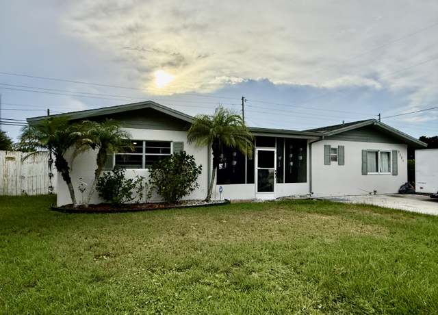 Property at 2503 Chesterfield Dr, Fort Pierce, FL 34982, 4 beds, 3 baths