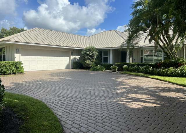 Property at 5301 SE Burning Tree Cir, Stuart, FL 34997, 3 beds, 3.5 baths