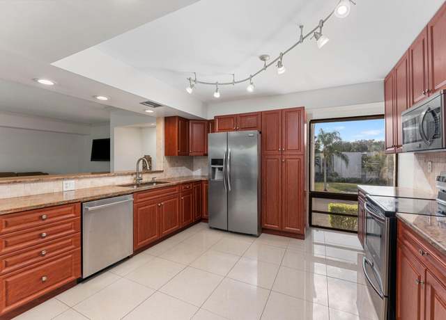 Property at 6641 Spring Bottom Way #244, Boca Raton, FL 33433, 3 beds, 2 baths