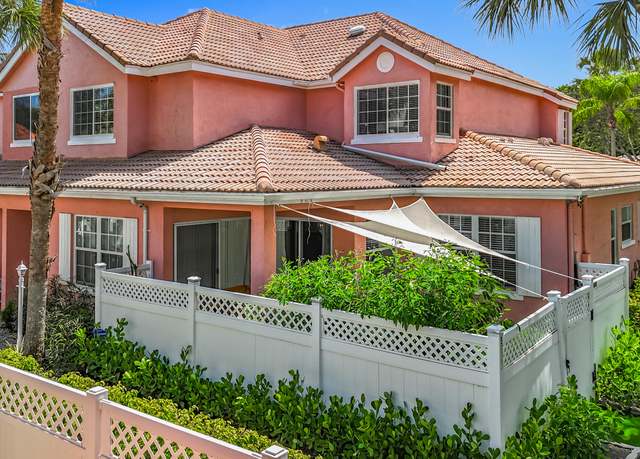 Property at 5524 Boynton Gardens Dr, Boynton Beach, FL 33437, 3 beds, 3.5 baths