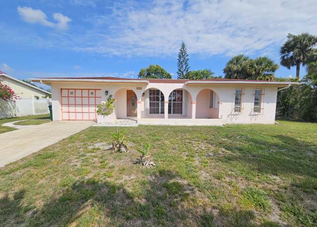 Property at 389 SE Tranquilla Ave, Port Saint Lucie, FL 34983, 2 beds, 2 baths