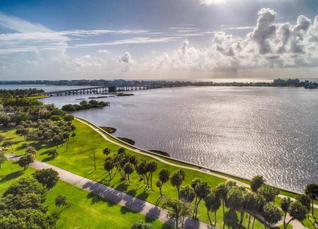 Property at 208 S Lakeside Dr #102, Lake Worth Beach, FL 33460, 2 beds, 2 baths