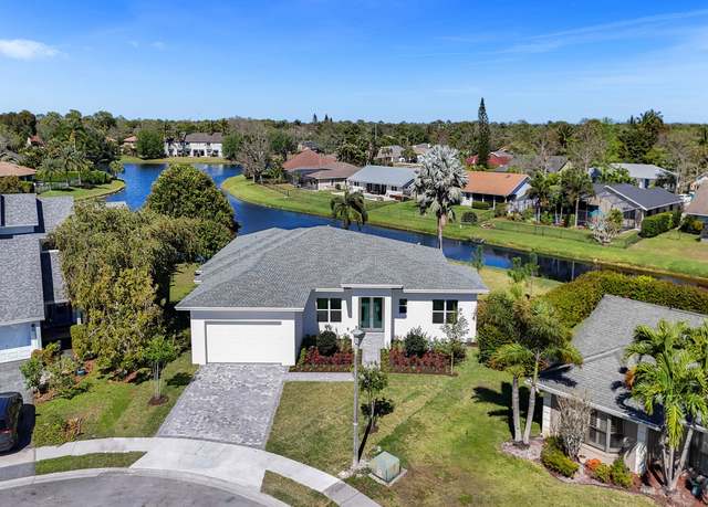 Property at 1969 Primrose Ln, Wellington, FL 33414, 4 beds, 4 baths