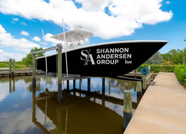 Property at 4692 SE Manatee Way, Stuart, FL 34997, 3 beds, 2.5 baths