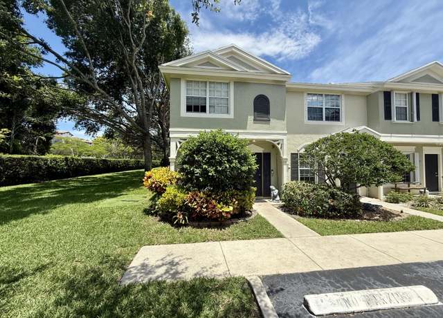 Property at 825 Kokomo Key Ln, Delray Beach, FL 33483, 2 beds, 2.5 baths