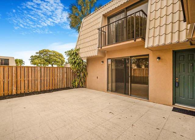 Property at 6201 62nd Way, West Palm Beach, FL 33409, 2 beds, 2.5 baths