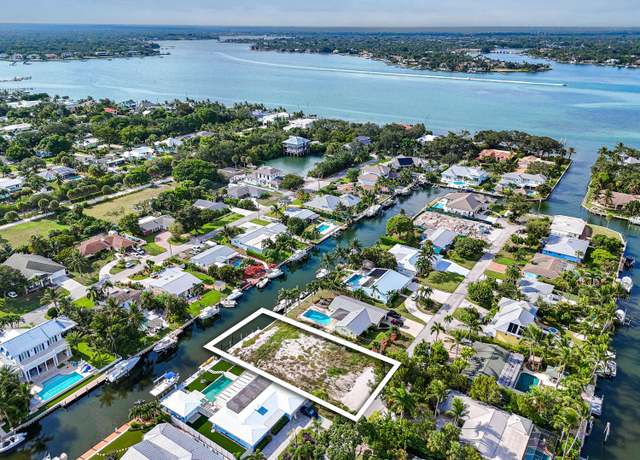 Property at 916 N Loxahatchee Dr, Jupiter, FL 33458