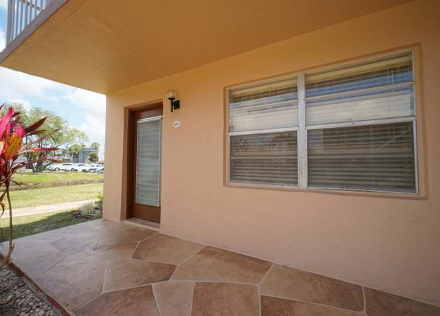 Property at 504 Burgundy K, Delray Beach, FL 33484, 1 bed, 1.5 baths